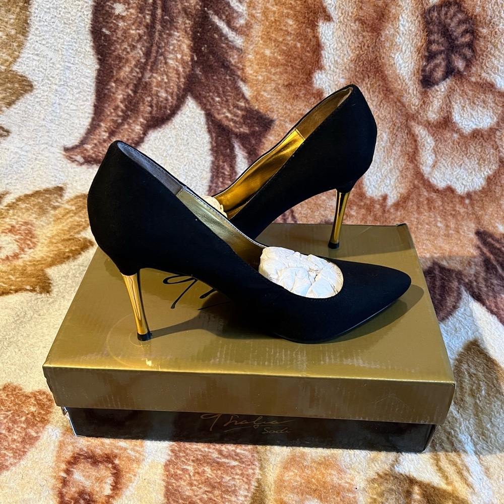 Thalia Sodi Black Heels with Gold Stiletto